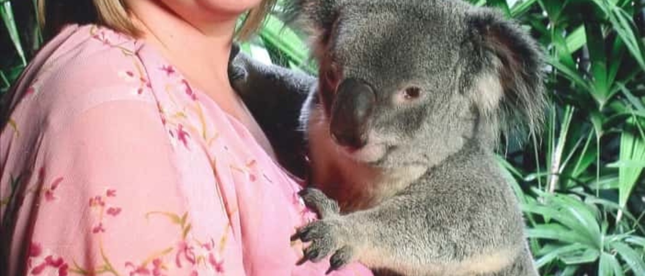 Kari Kozak holding a koala.